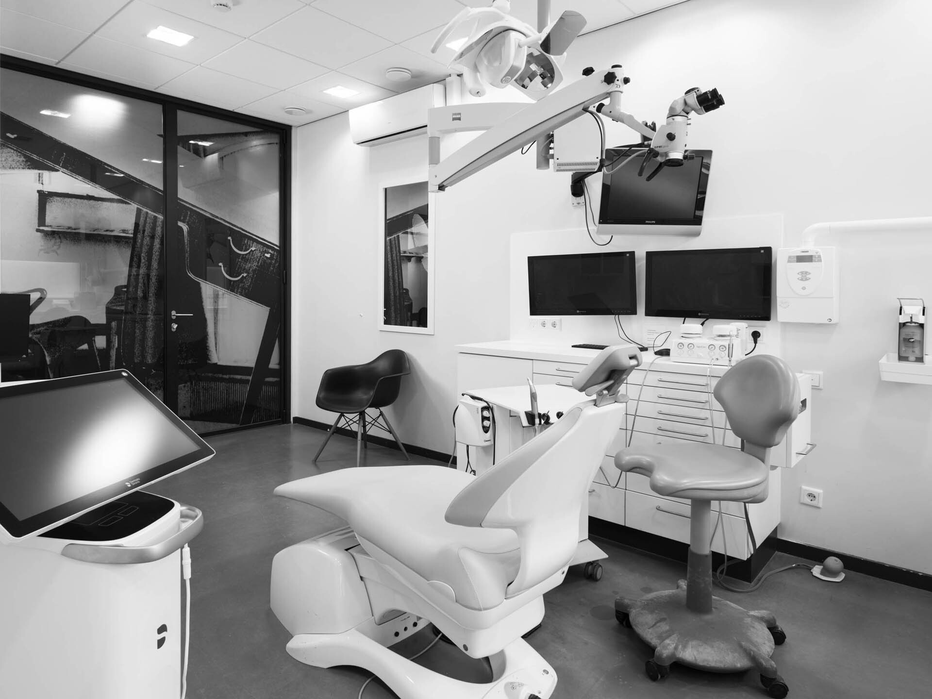 LOU_1.0070_b_edit_lowres.jpg LOU_1.0070_b_edit_lowres.jpg